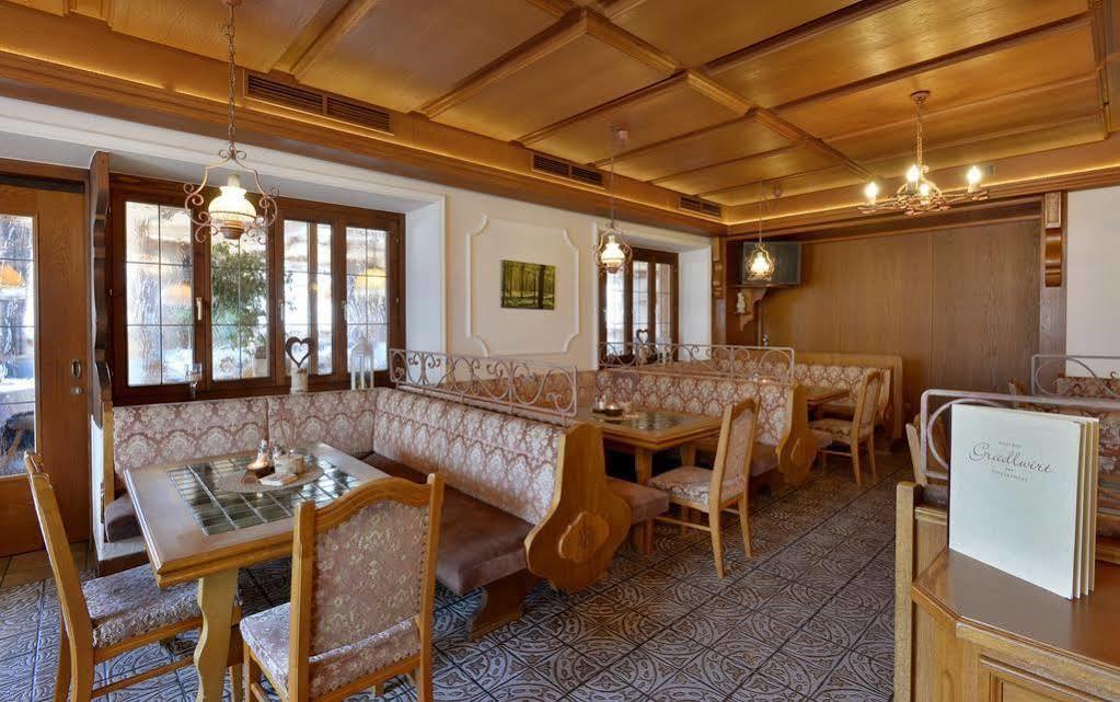 Hotel Restaurant Gradlwirt Niederndorf  外观 照片