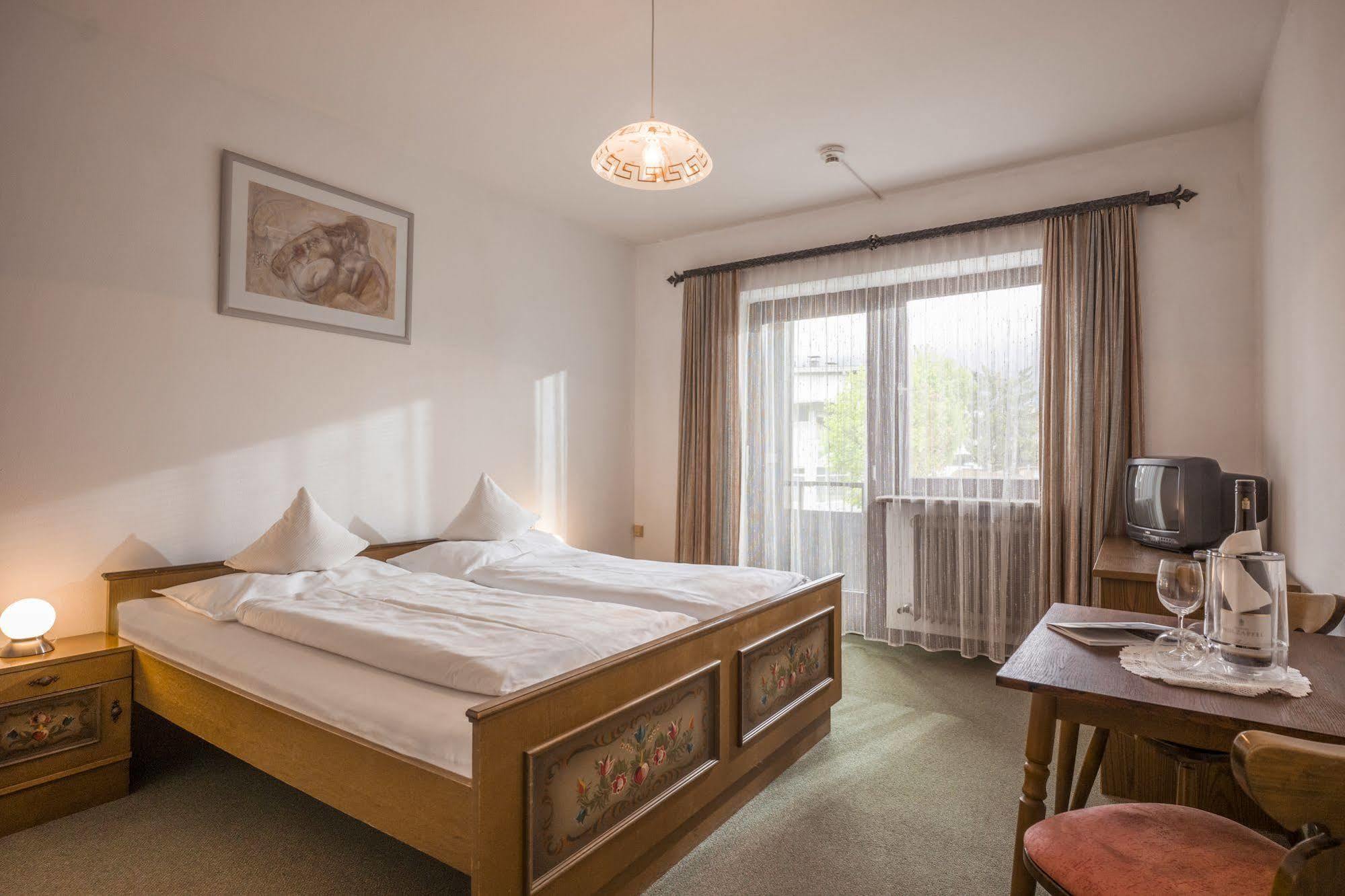 Hotel Restaurant Gradlwirt Niederndorf  外观 照片
