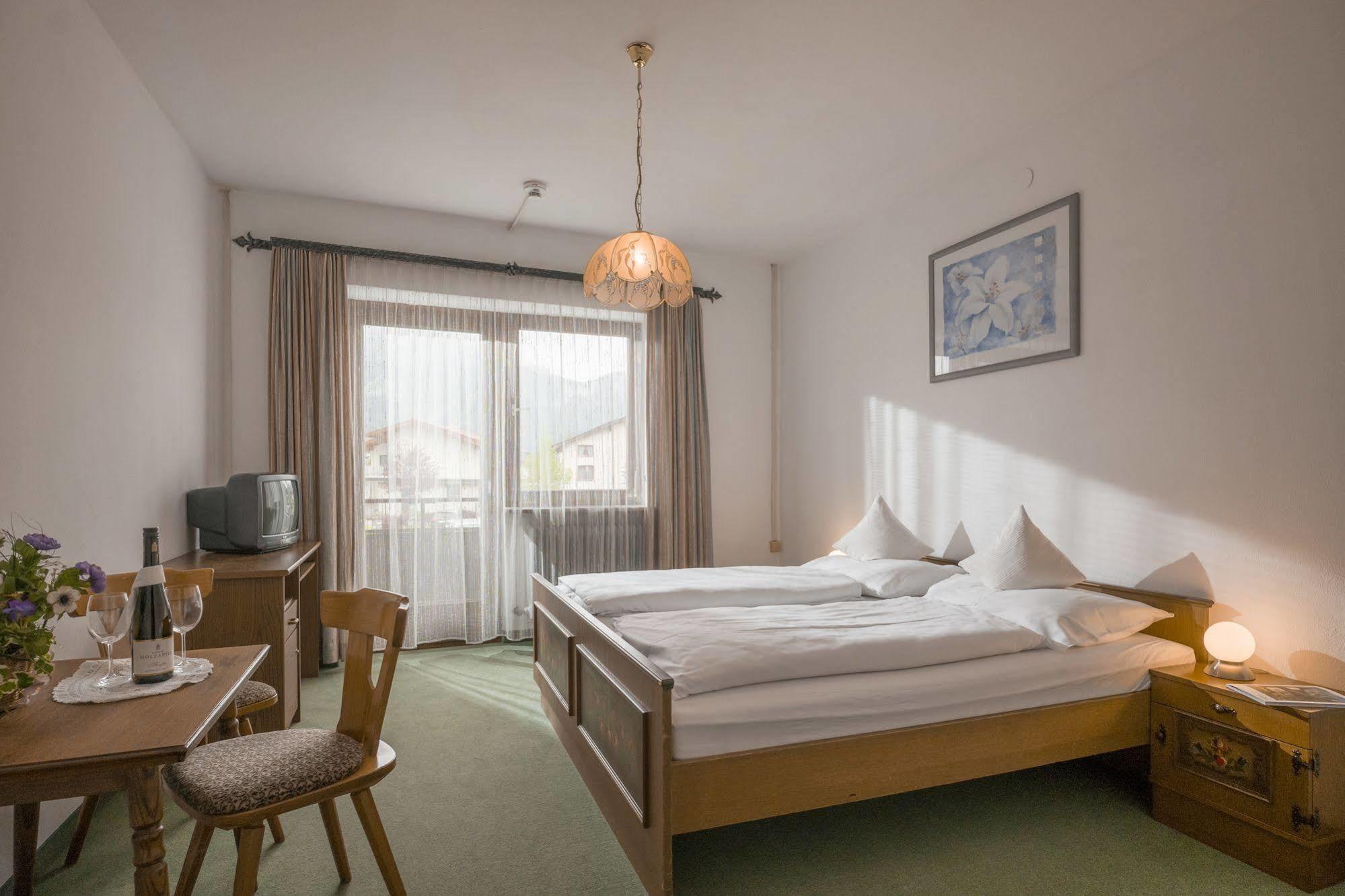 Hotel Restaurant Gradlwirt Niederndorf  外观 照片